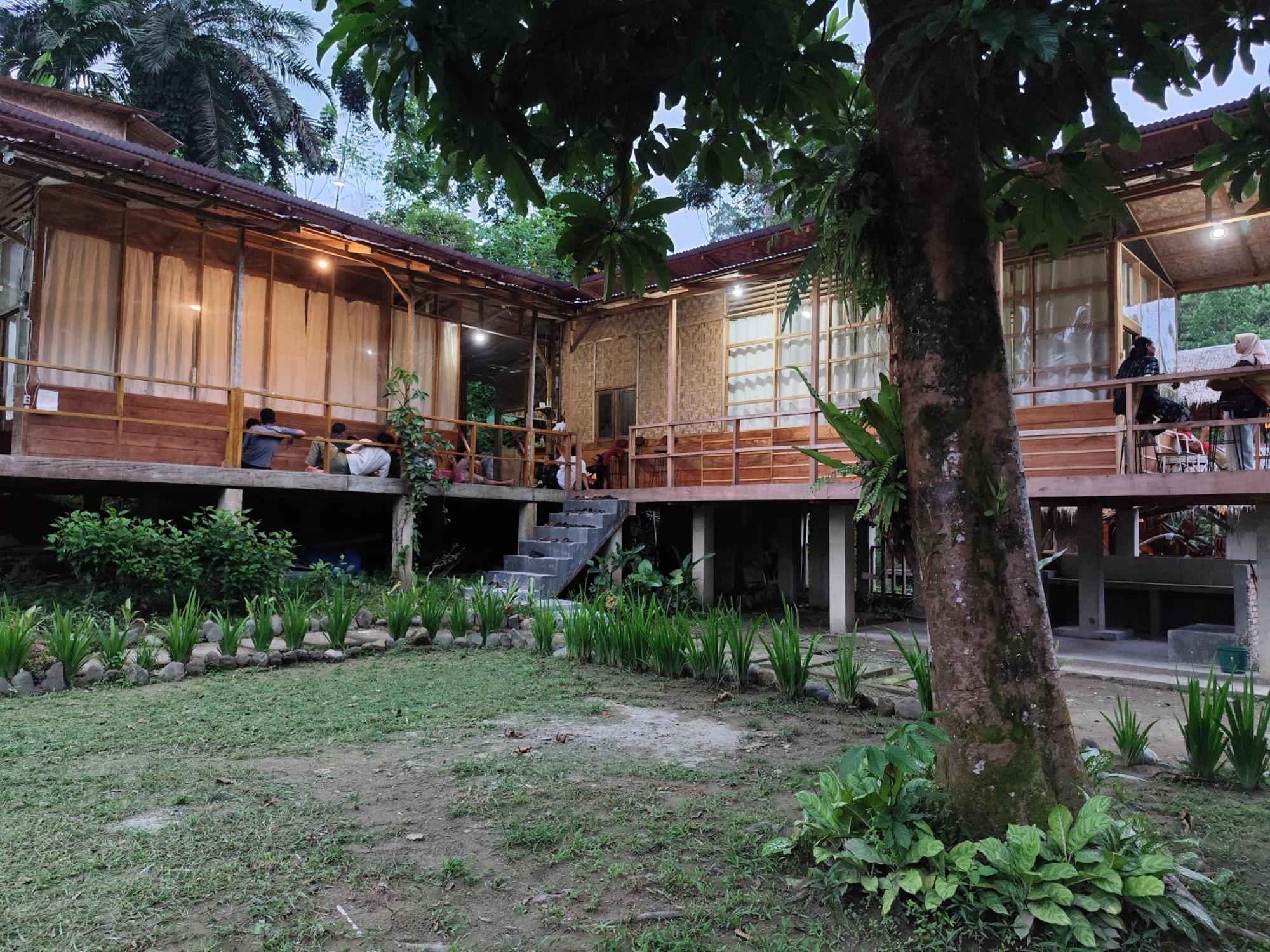 Bua Guesthouse Tangkahan Luaran gambar